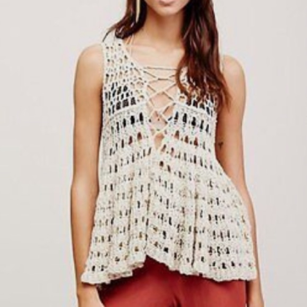 FREE PEOPLE Circles within circles crochet top size XS